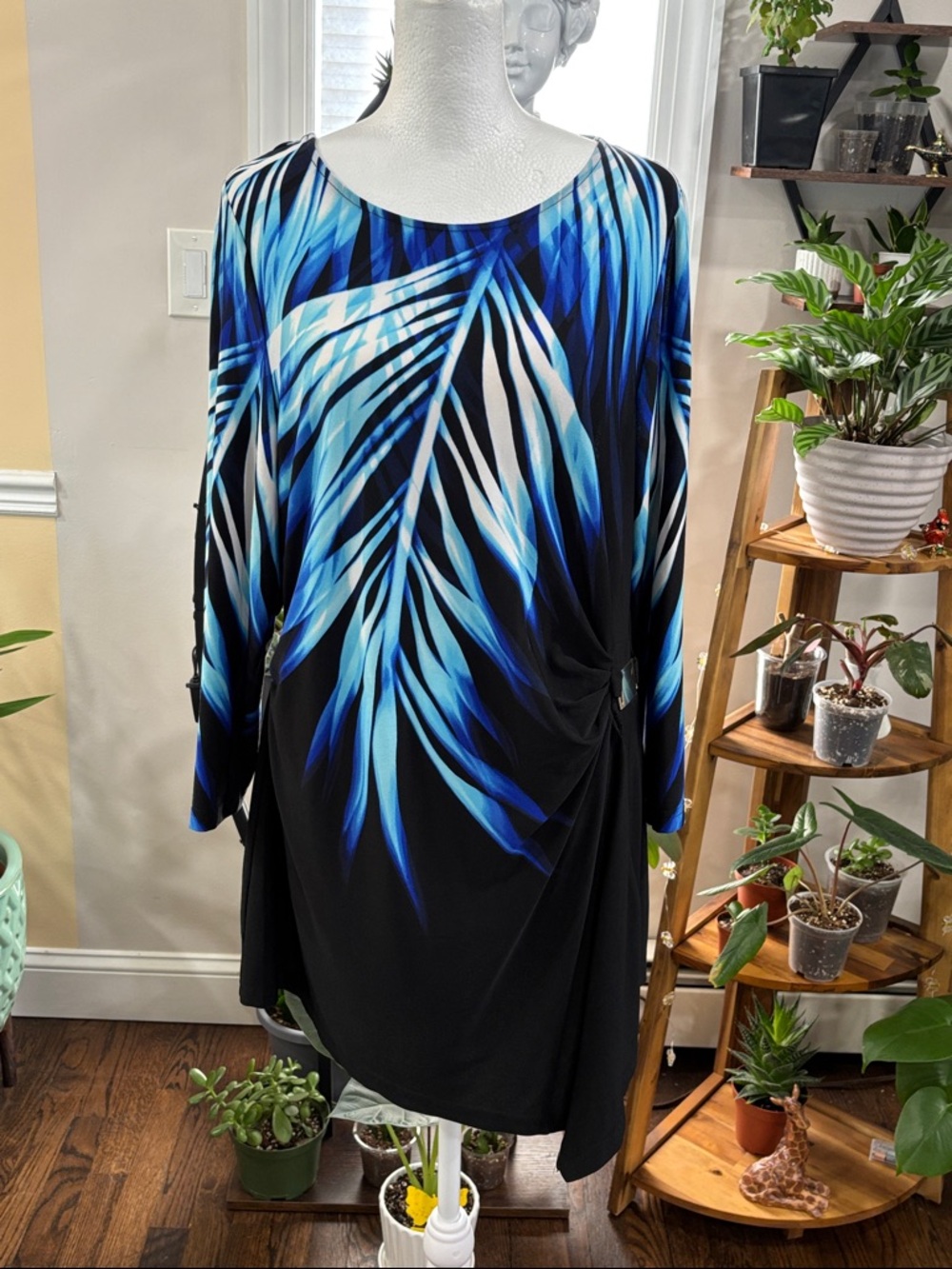 Midnight Velvet black Blue Palm Print tunic size L